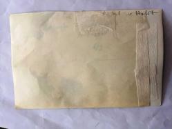 ALTAN ERBULAK'IN ORİJİNAL FOTOĞRAFI - ALTAN ERBULAK ve HALİT KIVANÇ CADDEDE İKEN ÇEKİLMİŞ BİR KARE - SİYAH & BEYAZ - 18 x 12 cm EBADINDA, 1970'LER (RESTORASYONLU)