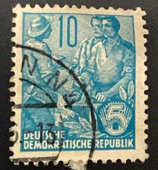 Almanya Pulu - Germany Stamp - Mektup Zarfından Kesilmiş  / Postadan Geçmiş İkili Pul Filateli - Damgalı - ALMAN PULU, 10 PARA - YABANCI PULLAR-NOSTALJİK DOĞUM GÜNÜ HEDİYESİ