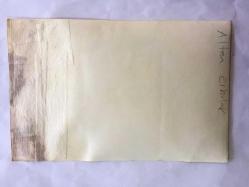 ALTAN ERBULAK'IN ORİJİNAL FOTOĞRAFI - ALTAN ERBULAK DÜŞÜNCELİ HALDE BAKARKEN YAKINDAN ÇEKİLMİŞ BİR FOTOĞRAF - SİYAH & BEYAZ - 18 x 12 cm EBADINDA, 1980'LER