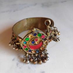 Antika Pirinç Kelepçe,Sallantılı