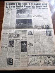 Cumhuriyet Gazetesi - 3 Ekim 1963 - Yeni Türkiye Partililer Hıfzı Oğuz Bekata'yı İtham Ettiler - Sağlık Bakanı Yusuf Azizoğlu Hıfzı Oğuz Bekata'ya Cevap Verdi - Bekata Olayı Yazan Ecvet Güresin - İsmet İnönü Bakanlıklara Genelge Gönderdi - Atatürk'ün En Yakın Silah Arkadaşlarından General Refet Bele Vefat Etti - Hü Dost Yazı Ve Fotoğraflar Fikret Otyam Yazı Dizisi - İlhan Selçuk Köşe Yazısı - Şanlı Kadırgalar Yazan Feridun Fazıl Tülbentçi Yazı Dizisi - Parisli Gözde Çeviren Hatice Vildan Yazı Dizisi - Kennedy Rusya'ya Buğday Satışına Müsaade Edecek - Toto Karaca İle Celal Sururi Zır Delilerde - Esin Eden Dormen Tiyatrosunda - Tülin Oral Abdurrahman Palay Saim Alpago Lale Oraloğlu Ve Ihsan Yüce Dr. Freud Ve Hastası Piyesinde Fotoğraf - Kupe Ve Kabriyole Otomobiller Büyük Rağbet Görüyor - Beşiktaş'ı 3 0 Mağlup Eden Galatasaray Atatürk Kupasında Finale Kaldı - Metin Oktay  Dünyaya Gelsem Tekrar Futbolcu Olur Tekrar Galatasaray'da Oynarım - 4. Akdeniz Oyunları Ve Düşünceler - Burhan Felek