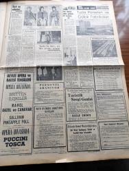 Cumhuriyet Gazetesi - 27 Mart 1968 - Sıra Cihada Geliyor Yazan Ecvet Güresin Köşe Yazısı - Devrimlere Karşı Kampanya Açılmıştır - Şale'deki Törenin Protokolünü Süleyman Demirel Değiştirdi - Yakalanan Nurcular Cihad Başladı Diye Bağırdılar - Kadınların Örtülü Ve Uzun Etekle Dolaşmaları İsteniyor - Türk Bulgar Ortak Bildirisi Yayınlandı - Başbakan Adnan Menderes Varlar Tablosunu Çizeceğiz Dedi- Türk'lük İslamcılık Yazan İlhan Arsel - Morrison Vietnam'da Yazan İlhan Selçuk - Vietnam Politikasını Destekleyen Amerikalıların Oranı % 20 Azaldı - İkinci Adam 1950 Ve Sonrası Yazan Şevket Süreyya Aydemir Yazı Dizisi - Dişi Bond Çizgi Roman - Tiffany Jones Çizgi Roman - Üçü De Erkekti Kadın Oldular Payvonda Yakaladılar - Devlet Bakanı Kamil Ocak Dün Spor Tesisleri Konusunda Konuştular - Anadolu Hisarı Spor Akademisinin Temeli Bugün Atılıyor - Boksör Cemal Kamacı Ceza Heyetine Veriliyor - Tophane Tayfun 16 Yıl Sonra Amacına Erişti Şampiyon Oldu