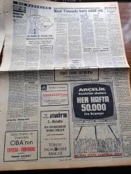 Cumhuriyet Gazetesi - 3 Ağustos 1967 - Çetin Altan'la İlgili Karar İptal Edildi - Anayasa Mahkemesi Karma Komisyon'un Kuruluşunu Anayasa Ve İçtüzüğe Aykırı Buldu - 1 Numaralı Zenci Lider Carmichael Johnson'un Katlinin İstedi - Teknik Üniversite Rektörü Bedri Karafakioğlu - CHP Genel Sekreteri Bülent Ecevit Devlet Bakanı Hüsamettin Atabeyli'ye Cevap Verdi- Pülümür Depreminin Işığa Çıkardığı Acı Gerçekler Yazan Mücahit Beşer Yazı Dizisi - Mıdır Yemen'de Barış Teklif Etti - Burhan Felek Köşe Yazısı - Bir Yudum Çay İçin Yazan Yılmaz Çetiner Yazı Dizisi - Dişi Bond Çizgi Roman - Garth Çizgi Roman - Tiffany Jones Çizgi Roman - Malkoçoğlu Konu Ve Resim Ayhan Başoğlu - Kıbrıs Çıkmazı Ve Mücahitler Yazan Sait Arif Terzioğlu Yazı Dizisi - Pirelli - Süleyman Demirel Spora Eğildi - Amerika'nın Dallas Takımı Türkiye'de Maç Yapmak İstiyor - Fenerbahçe Cuma Günü Dinamo İle Karşılaşıyor - Sivasspor Nihayet Gerçek Yerini Buldu