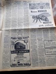 Cumhuriyet Gazetesi - 3 Ağustos 1967 - Çetin Altan'la İlgili Karar İptal Edildi - Anayasa Mahkemesi Karma Komisyon'un Kuruluşunu Anayasa Ve İçtüzüğe Aykırı Buldu - 1 Numaralı Zenci Lider Carmichael Johnson'un Katlinin İstedi - Teknik Üniversite Rektörü Bedri Karafakioğlu - CHP Genel Sekreteri Bülent Ecevit Devlet Bakanı Hüsamettin Atabeyli'ye Cevap Verdi- Pülümür Depreminin Işığa Çıkardığı Acı Gerçekler Yazan Mücahit Beşer Yazı Dizisi - Mıdır Yemen'de Barış Teklif Etti - Burhan Felek Köşe Yazısı - Bir Yudum Çay İçin Yazan Yılmaz Çetiner Yazı Dizisi - Dişi Bond Çizgi Roman - Garth Çizgi Roman - Tiffany Jones Çizgi Roman - Malkoçoğlu Konu Ve Resim Ayhan Başoğlu - Kıbrıs Çıkmazı Ve Mücahitler Yazan Sait Arif Terzioğlu Yazı Dizisi - Pirelli - Süleyman Demirel Spora Eğildi - Amerika'nın Dallas Takımı Türkiye'de Maç Yapmak İstiyor - Fenerbahçe Cuma Günü Dinamo İle Karşılaşıyor - Sivasspor Nihayet Gerçek Yerini Buldu