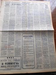 Cumhuriyet Gazetesi - 22 Temmuz 1967 - 12 Saat Devamlı Çalışan Meclis TİP Milletvekili Çetin Altan'ın Dokunulmazlığını Kaldırdı - Çetin Altan Anayasa Mahkemesine Başvuruyor - Sosyalizm Anayasanın Müsaade Ettiği Nispette 141 142'nin Dışındadır - İsmet İnönü Kıbrıs'ta Federasyonda Israr Edilmelidir - Aylak Musa Karikatür - Fransasız NATO Yazan Feridun Akkor - Rusya Ve Amerika Bir Tasarı Üzerinde Birleşmek Yolunda İsrail'i Tanımaktansa Mısır'ı Terk Ederiz - Papa İyi Niyetli Kişilerle Doğrudan Temas Edecekmiş - Türkiye Üzerinde Pazarlıklar Yazan Mehmet Barlas Yazı Dizisi - Dişi Bond Çizgi Roman - Garth Çizgi Roman - Tiffany Jones Çizgi Roman - Malkoçoğlu Konu Ve Resim Ayhan Başoğlu - Sinemada Özgürlüğün Sınırlarını Sansür Kısıtlıyor - Fenerbahçe Bugün Sezonu Açıyor - Basketbol Milli Takımımız Bugün Tahran'a Gidiyor