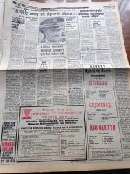 Cumhuriyet Gazetesi - 21 Ekim 1966 - Cumhurbaşkanı Cevdet Sunay Kararnameyi İmzaladı Diyanet İşleri Başkanı İbrahim Elmalı Görevden Alındı - CHP Kurultayının Üçüncü Günü - Bülent Ecevit Konuşurken Gürültü Yapan Bazı Üyeler Tartaklandı ve Yuhalandı - Dün De Kasım Gülek Ve Kemal Satır Çatıştı - Tekniker Öğrencilerin Açlık Grevi - Şinasi Osma - Suriye'de Dün Sabah Türkiye Aleyhine Gösteriler Yapıldı - Nobel Edebiyat Ödülünü 2 Musevi Yazar Samuel Joseph Agnon İle Nelly Sachs Paylaştı - Süleyman Demirel Afganistan'a Davet Edildi - Barış Gönüllüleri Tartışması Yazan Doçent Doktor Cavit Orhan Tütengil - Aracılar Saltanatı Yazan İlhan Selçuk Köşe Yazısı - Şam'a Göre İsrail'le Savaş Hiç Şüphesiz Olacaktır - Kaplumbağalar Yazan Fakir Baykurt Yazı Dizisi - Ankara'da Bir Rus Ajanı Yazan O. Penkovski Yazı Dizisi - James Bond Çizgi Roman - Malkoçoğlu Konu Ve Resim Ayhan Başoğlu - Deprem Sebebiyle Varto'ya İngiliz Yardımı 9 Milyonu Aştı - İki El Ateş Oyununun Bir Sahnesinde Zeki Alasya Fotoğraf
