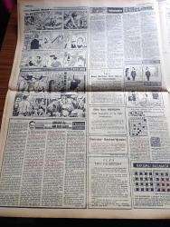 Cumhuriyet Gazetesi - 21 Ekim 1966 - Cumhurbaşkanı Cevdet Sunay Kararnameyi İmzaladı Diyanet İşleri Başkanı İbrahim Elmalı Görevden Alındı - CHP Kurultayının Üçüncü Günü - Bülent Ecevit Konuşurken Gürültü Yapan Bazı Üyeler Tartaklandı ve Yuhalandı - Dün De Kasım Gülek Ve Kemal Satır Çatıştı - Tekniker Öğrencilerin Açlık Grevi - Şinasi Osma - Suriye'de Dün Sabah Türkiye Aleyhine Gösteriler Yapıldı - Nobel Edebiyat Ödülünü 2 Musevi Yazar Samuel Joseph Agnon İle Nelly Sachs Paylaştı - Süleyman Demirel Afganistan'a Davet Edildi - Barış Gönüllüleri Tartışması Yazan Doçent Doktor Cavit Orhan Tütengil - Aracılar Saltanatı Yazan İlhan Selçuk Köşe Yazısı - Şam'a Göre İsrail'le Savaş Hiç Şüphesiz Olacaktır - Kaplumbağalar Yazan Fakir Baykurt Yazı Dizisi - Ankara'da Bir Rus Ajanı Yazan O. Penkovski Yazı Dizisi - James Bond Çizgi Roman - Malkoçoğlu Konu Ve Resim Ayhan Başoğlu - Deprem Sebebiyle Varto'ya İngiliz Yardımı 9 Milyonu Aştı - İki El Ateş Oyununun Bir Sahnesinde Zeki Alasya Fotoğraf