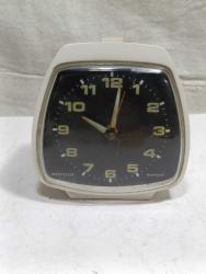 MS4-----İNGİLİZ WESTCLOCK KURMALI MASA SAATİ--ÇALIŞIYOR