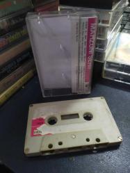 MAHZUNİ ŞERİF - DOM DOM KURŞUNU - KASET [Türküola 1822 - Almanya baskı - B yüzünün etiketi yok]
