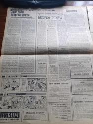 Cumhuriyet Gazetesi - 25 Kasım 1966 - Süleyman Demirel Sizce İhtilal Havası Var mı Sorusuna Dedi Ki Meşru Bir Memlekette Böyle Bir Şey Mi Olur - Mehmet Ali Aybar Tekrar Tip Genel Başkanı Oldu - Suudi Arabistan İsrail'e Karşı Ürdün'e 20.000 Asker Verdi - Genelkurmay Başkanı Orgeneral Cemal Tural İstifa Söylentilerini Yalanladı - Aylak Musa Karikatür - İlhan Selçuk Köşe Yazısı - Kuzey Vietnamlılar ABD Bombalarının Parçalarından Tarım Aleti Yapıyor - İngiltere'de İdam Cezasının Yeniden Kabulü Reddedildi - Sınıf Arkadaşım Atatürk Yazan General Ali Fuat Cebesoy Yazı Dizisi - Dişi Bond Çizgi Roman - Garth Çizgi Roman - Tiffany Jones Çizgi Roman - Malkoçoğlu Konu Ve Resim Ayhan Başoğlu - Kennedy Suikastı Ve Sonrası Derleyen Orhan Duru Yazı Dizisi - Düşünce Tiyatrosu Ve Uzak Adlı Oyun - Kartaca Festivaline Üç Filmle Katılıyoruz - Beşiktaş Yabancı Hakem İsteyecek - Önce Mannocci Can Bartu'yu Yedi Sonra Can Bartu Mannocci'yi
