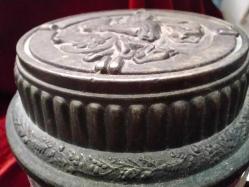 TANKART OLDUKÇA YAŞLI İŞLEMELİ ZİNN KAPAKLI KUSURSUZ CAM TANKART.BU ÇEŞİT TANKART BULMAK ÇOK ZORDUR 419