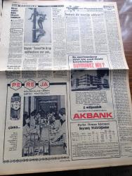 Cumhuriyet Gazetesi - 11 Eylül 1967 - Günün Notları Yazan Ecvet Güresin Köşe Yazısı - Türk Yunan Zirve Konferansı Başarısızlıkla Sonuçlandı - 13 Saat 40 Dakika Süren Çalışmalar Sonunda Ortak Bildiri Yayınlandı - Süleyman Demirel Yunanistan'da Tezahüratlar Karşılandı - Bülent Ecevit Karşıyaka Ve Bornova'da Konuştu - Siyasal Tasfiye Yazan Profesör Bahri Savcı - Patron Kim Yazan İlhan Selçuk Köşe Yazısı - İsrail Savunma Bakanı Moşe Dayanıklı İsrail'de Mültecilere Yer Yok Dedi - Haftanın Panaroması Yazan Mehmet Barlas - Burhan Felek Köşe Yazısı - Dişi Bond Çizgi Roman - Garth Çizgi Roman - Tiffany Jones Çizgi Roman - İstanbul Ankara Radyosu Programı - Haftanın Sosyal Olayları - Fındık Tefecileri Yazan Yılmaz Çetiner Yazı Dizisi - Orhan Kemal'in Asaf Çiyiltepe Tarafından Sahneye Konan 72. Koğuş Adlı Oyunu - Durdurun Dünyayı İnecek Var Oyunundan Bir Sahne - Genco Erkal - Erkan Yücel - Galatasaray 2 Mersin İdmanyurdu 1 - Grekoromen'de 6 Şampiyonluk Kazandık - Fenerbahçe 3 Feriköy 0 - Voleybol