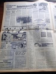 Cumhuriyet Gazetesi - 18 Eylül 1967 - Sivas Kayserispor Maçında Büyük Arbede Kırk Ölü Üçyüz Yaralı Var - Süleyman Demirel Romen Kalkınmasını Beğendi - Nazmiye Demirel'in Berberi Nuh Akgün - İsmet İnönü Sosyal Meseleleri Ortanın Solundaki Cesur CHP Halleder - Trafik Müdürü Münir Daldal Belediye İle İhtilafa Düşüldüğünü Açıkladı - Süleyman Demirel Rusya Gezisini Bir Gün Erteledi - Aylak Musa Karikatür - Romanya Ve Biz Yazan İlhan Selçuk - ABD Füze Savar Perdesi Kuruyor - Haftanın Panaroması Yazan Mehmet Barlas - Vatandaş Türkçe Konuş Yazan Burhan Felek - 6 Günlük Savaş İsrail Muhabirimiz İzak Avidor Yazıyor - Dişi Bond Çizgi Roman - Garth Çizgi Roman - Tiffany Jones Çizgi Roman - Alev Alev Çeviren Vahdet Gültekin Yazı Dizisi - Haftanın Sosyal Olayları -60 Kişilik Ünlü Kafkas Dağıstan Halk Oyunları Lezginka Balesi İstanbul'da - İstanbul Tiyatrosu Mevsimi Açtı - Toto Karaca - Galatasaray Feriköy'e 3  1 Mağlup - Beşiktaş'a Viyana'da Antreman Yapmak İçin Saha Verilmedi - Amatör Milli Takım