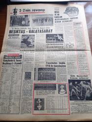 Cumhuriyet Gazetesi - 23 Kasım 1966 - Asayişe Diyecek Var Mı Yazan Nadir Nadi Köşe Yazısı - Ziraat Bankası Genel Müdürü Fikret Aktekin İstifa Etti - 4082 Proje İçin 25 Milyar Lazım - Tarabya Otelinde Düzenlenen Türkiye'de İktisadi Planlama Semineri - Genel Kurmay İlhami Soysal'ın Dövülmesi Hakkında Açıklama Yaptı - Türkiye İşçi Partisi Komünistlik İsnad Edenleri Mahkemeye Verecek - Ben Barka Ne İstiyordu Yazan Doktor Hıfzı Topuz Köşe Yazısı - Ortanın Soluna Yazan İlhan Selçuk Köşe Yazısı - Neo Nazilerin Başarısı İçte ve Dışta Kaygı Yarattı - Burhan Felek Köşe Yazısı - Sınıf Arkadaşım Atatürk Yazan General Ali Fuat Cebesoy Yazı Dizisi - Dişi Bond Çizgi Roman - Garth Çizgi Roman - Tiffany Jones Çizgi Roman - Malkoçoğlu Konu Ve Resim Ayhan Başoğlu - Kennedy Suikastı Ve Sonrası Derleyen Orhan Duru Yazı Dizisi - Başarılı Oyuncu Kale Belkıs Manken Okulu Milli Eğitim Programına Alınmalı - Dolmabahçe Stadında Spor Yazarları Kupası Maçı Beşiktaş Galatasaray - Metin Oktay - Gündüz Kılıç