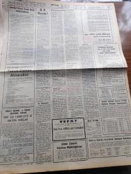 Cumhuriyet Gazetesi - 8 Kasım 1966 - Adalet Partisi Nereden Yazan Nadir Nadi Köşe Yazısı - Konsorsiyumdan 268 Milyon Dolar İstedik - Hukuk Fakültesinde Boykot Başladı - 11 Bin Öğrenci Derslere Girmedi - Türk Tarih Kurumunun Kararı Bursa Nutkunu 1933'de Atatürk Söylemiştir - İsmet İnönü Hilafeti Getirseler Gülünç Bir Şey Olur Dedi - Burjuva Ötesinde Sola Açılış Yazan Profesör Bahri Savcı - Aylak Musa Karikatür - Nimbüs Karikatür - İlhan Selçuk Köşe Yazısı -  Bolşevik İhtilalinin 49. Yıldönümü - Çin 5 Yılda Uzun Menzilli Füzelere Sahip Olacak - Dişi Bond Çizgi Roman - Garth Çizgi Roman - Malkoçoğlu Konu Ve Resim Ayhan Başoğlu - Sınıf Arkadaşım Atatürk Yazan General Ali Fuat Cebesoy - Yılmaz Çetiner Şu Bizim Rumeli Yazı Dizisi - Oraloğlu Tiyatrosu Eğitici Bir Romanı Sunacak - Olağanüstü Kongre Yapılmıyor Beşiktaşlılar Uzlaşıyorlar - Fenerbahçe'de Gece Sokağa Çıkma Yasağı Kondu - Şükrü Birant Ay-yıldızlı Formayla -  Spor Toto'da 20 Tahmin
