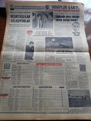 Cumhuriyet Gazetesi - 8 Kasım 1966 - Adalet Partisi Nereden Yazan Nadir Nadi Köşe Yazısı - Konsorsiyumdan 268 Milyon Dolar İstedik - Hukuk Fakültesinde Boykot Başladı - 11 Bin Öğrenci Derslere Girmedi - Türk Tarih Kurumunun Kararı Bursa Nutkunu 1933'de Atatürk Söylemiştir - İsmet İnönü Hilafeti Getirseler Gülünç Bir Şey Olur Dedi - Burjuva Ötesinde Sola Açılış Yazan Profesör Bahri Savcı - Aylak Musa Karikatür - Nimbüs Karikatür - İlhan Selçuk Köşe Yazısı -  Bolşevik İhtilalinin 49. Yıldönümü - Çin 5 Yılda Uzun Menzilli Füzelere Sahip Olacak - Dişi Bond Çizgi Roman - Garth Çizgi Roman - Malkoçoğlu Konu Ve Resim Ayhan Başoğlu - Sınıf Arkadaşım Atatürk Yazan General Ali Fuat Cebesoy - Yılmaz Çetiner Şu Bizim Rumeli Yazı Dizisi - Oraloğlu Tiyatrosu Eğitici Bir Romanı Sunacak - Olağanüstü Kongre Yapılmıyor Beşiktaşlılar Uzlaşıyorlar - Fenerbahçe'de Gece Sokağa Çıkma Yasağı Kondu - Şükrü Birant Ay-yıldızlı Formayla -  Spor Toto'da 20 Tahmin