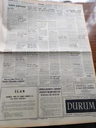 Cumhuriyet Gazetesi - 19 Şubat 1965 - Suat Hayri Ürgüplü Protokol Üzerinde Anlaştık Dedi - Üç Lider Kabineye Girmedi Kabine Bugün Açıklanıyor - İnönü Kabinesi Dün Son Defa Toplandı - Salihli'de 6700 Ev Boşaltıldı - Kalpak Giyenler Takip Ediliyor - Cevdet Sunay İsmet İnönü'yü Ziyaretten Sonra Görüşünü Açıkladı Kanunlara İtaattan Başka Söze Ehemmiyet Vermeyiz - İlhan Selçuk Köşe Yazısı - Bozkırdaki Çekirdek Yazan Kemal Tahir Yazı Dizisi - Nasır Doğu Almanya'yı Tanımayacak - Amerika Kuzey Vietnam'ı Bombalamaya Devam Ediyor - Çin Türkistan'ında Ayaklanmalar Oluyor - Malkoçoğlu Konu Ve Resim Ayhan Başoğlu - Körler Artık Kitap Okuyacak - Poto Poto Yazan Erich Von Strocheim Yazı işleri - Fransız Gençliğinin Taptığı Yıldız Slyvie Vartan - James Bond Çizgi Roman - Elif Hanım Karikatür - İzmirliler Fenerbahçe'yi Severiz Fakat Fırsat Bulursak Yeneriz - Beşiktaş Dün Kampa Girdi - İtalya'daki Spor Elçimiz Can Bartu'nun 24 Saati - Avrupa'da Yegane Namağlup Takım Fenerbahçe - Galatasaray