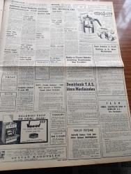 Cumhuriyet Gazetesi - 22 Şubat 1965 - Günün Notları Yazan Ecvet Güresin Köşe Yazısı - Süleyman Demirel'in Teşkilata Bildirisi Ortak Grubun Tasvibiyle Dörtlü Koalisyona Katıldık Hükümet AP Hükümeti Değil - Ege Tütün Piyasası Bu Hafta Açılacak - Zenci Lideri Malcolm X Vurularak Öldürüldü - Türkiye Devrim Diyanet Sitesi Kurma Derneğinden Devrim Kelimesinin Çıkarılması İstendi - Protokol Yazan İlhan Selçuk Köşe Yazısı - Bozkırdaki Çekirdek Yazan Kemal Tahir Yazı Dizisi - Ay'a Gitmek İnsanlar İçin Tehlikeli Olacak - Sophia Loren Lübnan'a Dert Oldu - Malkoçoğlu Konu Ve Resim Ayhan Başoğlu - Amerika'nın 1 Numaralı Kadını Lady Bird Anlatıyor - 1964 1965 Yunus Nadi Armağanı Küçük Hikaye Oğlak Sesi Yazan O. Zeki Özturanlı - Nazi Devrinin Son Üç Meşhurunu 100 Gardiyan Muhafaza Ediyor - Calipso Kralı Metin Ersoy Müzik Şölenine Seve Seve Katılıyor - Ben Devletim Adlı Oyun - Metin Akpınar - Ercan Yazgan - Fransız Sinemasının En Başarılı Yöneticilerinden Truffaut Geliyor - James Bond Çizgi Roman