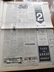 Cumhuriyet Gazetesi - 23 Şubat 1965 - Günün Notları Yazan Ecvet Güresin Köşe Yazısı - Suat Ürgüplü Görevi İsmet İnönü'den Devraldı Fotoğraf - İsmet İnönü Kabine Arkadaşlarına Ziyafet Verdi - Lise Mezunları Yedek Assubay Olacak - Salihli'de Deprem Durdu Sel Başladı - CHP Genel Sekreter Yardımcısı Suphi Baykam Hükümet AP Hükümeti Değil Diye Kaçmak Yok - Dünya Boks Şampiyonu Muhammed Ali Clay'ın Evine Kundak Sokuldu - Laf Değil Realite Yazan İlhan Selçuk Köşe Yazısı - Bozkırdaki Çekirdek Yazan Kemal Tahir Yazı Dizisi - Burhan Felek Köşe - Saygonda General Han Yenilgiyi Nihayet Kabul Etti - Ay'a İnsan Göndermek Tehlikeli Mi Olacak - Malkoçoğlu Konu Ve Resim Ayhan Başoğlu - Poto Poto Yazan Erich Von Strocheim Yazı Dizisi - Carroll Baker Her Fırsatta Soyunmasının Sebebini Anlattı - James Bond Çizgi Roman - Trabzon İdmanyurdu'nun Galibiyeti Trabzon'da Halkı Sokaklara Döktü - Puppo Sandro'ya Göre Futbol Yalnız Anadolu'da İlerliyor - 1962 Dünya Kupasını 1 Numaralı Kalecisi Çek Schroif