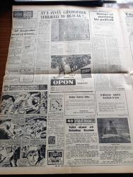 Cumhuriyet Gazetesi - 23 Şubat 1965 - Günün Notları Yazan Ecvet Güresin Köşe Yazısı - Suat Ürgüplü Görevi İsmet İnönü'den Devraldı Fotoğraf - İsmet İnönü Kabine Arkadaşlarına Ziyafet Verdi - Lise Mezunları Yedek Assubay Olacak - Salihli'de Deprem Durdu Sel Başladı - CHP Genel Sekreter Yardımcısı Suphi Baykam Hükümet AP Hükümeti Değil Diye Kaçmak Yok - Dünya Boks Şampiyonu Muhammed Ali Clay'ın Evine Kundak Sokuldu - Laf Değil Realite Yazan İlhan Selçuk Köşe Yazısı - Bozkırdaki Çekirdek Yazan Kemal Tahir Yazı Dizisi - Burhan Felek Köşe - Saygonda General Han Yenilgiyi Nihayet Kabul Etti - Ay'a İnsan Göndermek Tehlikeli Mi Olacak - Malkoçoğlu Konu Ve Resim Ayhan Başoğlu - Poto Poto Yazan Erich Von Strocheim Yazı Dizisi - Carroll Baker Her Fırsatta Soyunmasının Sebebini Anlattı - James Bond Çizgi Roman - Trabzon İdmanyurdu'nun Galibiyeti Trabzon'da Halkı Sokaklara Döktü - Puppo Sandro'ya Göre Futbol Yalnız Anadolu'da İlerliyor - 1962 Dünya Kupasını 1 Numaralı Kalecisi Çek Schroif