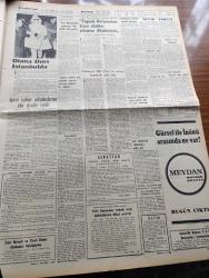 Cumhuriyet Gazetesi - 23 Şubat 1965 - Günün Notları Yazan Ecvet Güresin Köşe Yazısı - Suat Ürgüplü Görevi İsmet İnönü'den Devraldı Fotoğraf - İsmet İnönü Kabine Arkadaşlarına Ziyafet Verdi - Lise Mezunları Yedek Assubay Olacak - Salihli'de Deprem Durdu Sel Başladı - CHP Genel Sekreter Yardımcısı Suphi Baykam Hükümet AP Hükümeti Değil Diye Kaçmak Yok - Dünya Boks Şampiyonu Muhammed Ali Clay'ın Evine Kundak Sokuldu - Laf Değil Realite Yazan İlhan Selçuk Köşe Yazısı - Bozkırdaki Çekirdek Yazan Kemal Tahir Yazı Dizisi - Burhan Felek Köşe - Saygonda General Han Yenilgiyi Nihayet Kabul Etti - Ay'a İnsan Göndermek Tehlikeli Mi Olacak - Malkoçoğlu Konu Ve Resim Ayhan Başoğlu - Poto Poto Yazan Erich Von Strocheim Yazı Dizisi - Carroll Baker Her Fırsatta Soyunmasının Sebebini Anlattı - James Bond Çizgi Roman - Trabzon İdmanyurdu'nun Galibiyeti Trabzon'da Halkı Sokaklara Döktü - Puppo Sandro'ya Göre Futbol Yalnız Anadolu'da İlerliyor - 1962 Dünya Kupasını 1 Numaralı Kalecisi Çek Schroif