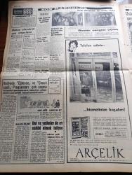 Cumhuriyet Gazetesi - 24 Şubat 1965 - Güç Görev Yazan Nadir Nadi Köşe Yazısı - Erzurum'da Kızamık Salgını - On Günde 121 Kişi Öldü - Ankara'ya Gelen Arabulucu Galo Plaza Kıbrıs'ta İki Cemaat Vardır Dedi - Rauf Denktaş Yeni Hükümetin Kıbrıs Tutumunu Beğendi - Kat Mülkiyeti Tasarısının Tümü Mecliste Kabul Edildi - Hükümet Programı Cuma Günü Okunacak - İlhan Selçuk Köşe Yazısı - Martin Luther King De Ölümle Tehdit Ediliyor - Harlemde Zenci Müslümanlara Ait Bir Mabet Kısmen Yandı - Amerikalıların Ay'a Attıkları Ranger 8 Değerli Resimler Gönderdi - Diana Dors İle Silvie Vartan İstanbul'da Tanıştı - Bozkırda Çekirdek Yazan Kemal Tahir Yazı Dizisi - İngiliz Filmi En İyi Saatler Oskar Adayı - Metin Erksan Suçlular Aramızda Filmini Yönetirken Leyla Sayar'a Direktif Veriyor Fotoğraf - James Bond Çizgi Roman - Malkoçoğlu Konu Ve Resim Ayhan Başoğlu - Beşiktaş'ta Muhittin Kıpçak Kadro Harici Bırakıldı - Fenerbahçe Kulübü 2. Başkanı Müslim Bağcılar İstifa Etti - Muhammed Ali Clay İle Liston Maçı