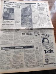 Cumhuriyet Gazetesi - 24 Şubat 1965 - Güç Görev Yazan Nadir Nadi Köşe Yazısı - Erzurum'da Kızamık Salgını - On Günde 121 Kişi Öldü - Ankara'ya Gelen Arabulucu Galo Plaza Kıbrıs'ta İki Cemaat Vardır Dedi - Rauf Denktaş Yeni Hükümetin Kıbrıs Tutumunu Beğendi - Kat Mülkiyeti Tasarısının Tümü Mecliste Kabul Edildi - Hükümet Programı Cuma Günü Okunacak - İlhan Selçuk Köşe Yazısı - Martin Luther King De Ölümle Tehdit Ediliyor - Harlemde Zenci Müslümanlara Ait Bir Mabet Kısmen Yandı - Amerikalıların Ay'a Attıkları Ranger 8 Değerli Resimler Gönderdi - Diana Dors İle Silvie Vartan İstanbul'da Tanıştı - Bozkırda Çekirdek Yazan Kemal Tahir Yazı Dizisi - İngiliz Filmi En İyi Saatler Oskar Adayı - Metin Erksan Suçlular Aramızda Filmini Yönetirken Leyla Sayar'a Direktif Veriyor Fotoğraf - James Bond Çizgi Roman - Malkoçoğlu Konu Ve Resim Ayhan Başoğlu - Beşiktaş'ta Muhittin Kıpçak Kadro Harici Bırakıldı - Fenerbahçe Kulübü 2. Başkanı Müslim Bağcılar İstifa Etti - Muhammed Ali Clay İle Liston Maçı