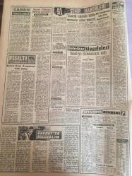 YENİ SABAH GAZETESİ  21 TEMMUZ 1962 YIL :25 SAYI :8388--Türkiye de 9 milyon insan tek odalı evlerde yaşıyor --Yere düşen  tabanca da bir kadını yaraladı --Etibank zam yapmak için İETT tesislerini  istiyor --Peru da ki Juntayı kimse istemiyor --İnönü CHP lilere  sabır tavsiye etti --Kanser çözüm yolu bulunuyor --Bekçinin kovaladığı  hırsızı seyrederken balkondan düşüp öldü--Çingeneler 30 bin liralık altın çaldı --Cihangir  cinayeti katili yakalandı ---Sayın Gökay Mazur Görsün :Siyavuşgil ---Temizlik işlerinde bütün memurlar nöbet tutacak --Radyo Programları --Dış Olaylar : Kızıl Çin Amerika ya ihtarda  bulundu ---Sinema :Yeni Filmler --Merdivenle Su Kayağı Tecrübesi --Nihai Karar : Vefa ve D.Spor  Mahalli Lig te --Kokotoviç ,Fenerbahçe den uçak bileti bekliyor --Can Bartu gerçek klasını Venezia  gösterecek --Atletizmde  B.Amerika ve S.Rusya mücadelesi başlıyor --K.Paşa antrenörü A.İhsan nın transferi için İtalya  ya gitti ---Seneye 16 takım--100 kilo afyon ele geçirildi ---