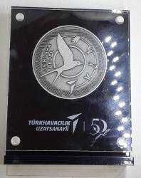 Antika - TUSAŞ TÜRK HAVACILIK UZAY SANAYİ 50 . YIL MADALYON KAİDESİNDE - ASIRLARA BEDEL - kitantik - kitaLog
