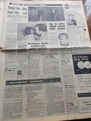 Cumhuriyet Gazetesi - 27 Şubat 1965 - Boşuna Gayretler Yazan Nadir Nadi Köşe Yazısı - Yedek Astsubaylık Süresi 2 Yıl Olacak - Meclis Ve Senatoda Hükümet Programı Okundu - Süleyman Demirel İnşaat Mühendisleri Kongresinde Konuştu - Kızamık Yazan Profesör Doktor Sadi Irmak - Tehlikeli Hastalıklarımız Yazan İlhan Selçuk Köşe Yazısı - Zenci Müslümanların Kongresi Gergin Bir Hava İçinde Açıldı - El Elden Üstündür Sülün Osman Dolandırıldı - Yunus Emre'nin Mezarı Bir Türlü Paylaşılamadı - Genç Oyuncu Sema Özcan Sahnede Yıldız Kenter'in Elinde Patlayan Silahla Yaralandı - Frank Sinatra Gina Lolllobrigida İle Beraber Parlayan Süngüler Filminin Bir Sahnesinde Fotoğraf - James Bond Çizgi Roman - Malkoçoğlu Konu Ve Resim Ayhan Başoğlu - Poto Poto Yazan Erich Von Strocheim Yazı Dizisi - Beşiktaş Lig Sonuncusu Beykoz İle Oynuyor - Fenerbahçe 2. Başkanlığından İstifa Eden Müslim Bağcılar Yardımı Kesmiyor Fakat - Spor Toto'ya 3 Yedek Maç Konuluyor - Basketbolda Fenerbahçe Şampiyonluğu Garantiledi