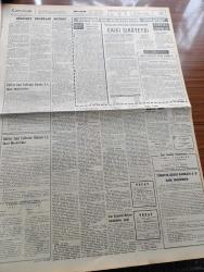 Cumhuriyet Gazetesi - 27 Şubat 1965 - Boşuna Gayretler Yazan Nadir Nadi Köşe Yazısı - Yedek Astsubaylık Süresi 2 Yıl Olacak - Meclis Ve Senatoda Hükümet Programı Okundu - Süleyman Demirel İnşaat Mühendisleri Kongresinde Konuştu - Kızamık Yazan Profesör Doktor Sadi Irmak - Tehlikeli Hastalıklarımız Yazan İlhan Selçuk Köşe Yazısı - Zenci Müslümanların Kongresi Gergin Bir Hava İçinde Açıldı - El Elden Üstündür Sülün Osman Dolandırıldı - Yunus Emre'nin Mezarı Bir Türlü Paylaşılamadı - Genç Oyuncu Sema Özcan Sahnede Yıldız Kenter'in Elinde Patlayan Silahla Yaralandı - Frank Sinatra Gina Lolllobrigida İle Beraber Parlayan Süngüler Filminin Bir Sahnesinde Fotoğraf - James Bond Çizgi Roman - Malkoçoğlu Konu Ve Resim Ayhan Başoğlu - Poto Poto Yazan Erich Von Strocheim Yazı Dizisi - Beşiktaş Lig Sonuncusu Beykoz İle Oynuyor - Fenerbahçe 2. Başkanlığından İstifa Eden Müslim Bağcılar Yardımı Kesmiyor Fakat - Spor Toto'ya 3 Yedek Maç Konuluyor - Basketbolda Fenerbahçe Şampiyonluğu Garantiledi