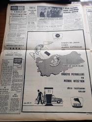 Cumhuriyet Gazetesi - 28 Şubat 1965 - Günün Notları Yazan Ecvet Güresin Köşe Yazısı - Yeni Tip Biralar Yarın Satışa Çıkıyor - Genelkurmay Başkanlığında Suat Hayri Ürgüplü İle Milli Savunması Bakanı Hasan Dinçer İştiraki İle Toplantı Yapıldı - Kıbrıs Birliği Mart'ta Gidiyor - Toprak Su İşleri 1 Milyarlık Yatırım Yapıyor - Hükümetle Radyonun Arası Açıldı -  Sağlık Ve Sosyal Yardım Bakanı Faruk Sükan Geldi - Çetin Altan'ın Kitabı Yazan İlhan Selçuk Köşe Yazısı - Malcolm X'in Cenazesi Dün Kaldırıldı - Zaza Traş Bıçağı - Bozkırdaki Çekirdek Yazan Kemal Tahir Yazı Dizisi - Haftanın Şakası Yazan Burhan Felek - Hüseyin Rahmi Gürpınar'ın Gulyabanisi Piyes Haline Getiriliyor - James Bond Çizgi Roman - Malkoçoğlu Konu Ve Resim Ayhan Başoğlu - Dört İngiliz Aktörü İstanbul'da Machbet'i Değişik Biçimde Temsil Edecekler - Beşiktaş Yine Puan Verdi - Galatasaray Başkentte Demirspor'a Takıldı - Beyrut'a Gidecek Kaynak Ekibi Belli Antrenör Mahmut Eroğlu Sakatlandı - Eusebio Avrupa Kupası Gol Kralı