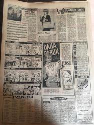 YENİ SABAH GAZETESİ 15 EKİM 1963 YIL :26 SAYI :8832--Temaslara rağmen dün de İçişleri Bakanı bulunamadı --Hudut beyan namesi kalkıyor --Yeni adaylar çok şey vaad etmiyor --Hacettepe Tıp Fakültesi Açıldı --Marpuçcularda 500 ton patlayıcı madde varmış --H.Baradan ın kelepçeleri tam 5 saat açılamadı ---Annesini  bağlayıp kesmek için bir kütüğe yatırmış ---Mantar tabancası : Siyavuşgil ---Bir ankete göre Kennedy nin itibarı her gün daha azalıyor ---Fenerbahçe Ploeşti de ilk antrenman yaptı --Beşiktaş ın Bükreş kafilesi dün gitti --Federasyon Yenal ve UEFA müşahidinden rapor isteyecek ---Kasırga Küba da 1000 kişinin ölümüne sebep oldu ---Kanalizasyon suları bir yerden denize  akacak --Konyalı bir tacirin 20 bin lirası çalındı --Vaiont ta bir yeni heyelan daha başladı --Ölümün dördüncü senesinde :Osman Nihat Akın ı anıyoruz --Behiye Aksoy ayrıldı --Yüksek atlama olimpiyat rekoru kırıldı : 2.20--Avrupa Basketbol Şampiyonasını Rusya Kazandı ---