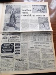 Cumhuriyet Gazetesi - 11 Eylül 1972 - Süleyman Demirel İstanbul Adalet Partisi İl Kongresinde Konuştu Devleti Yeniden Kurmak Zorunlu - Olimpiyat Köyünde Silah Sesleri Heyecan Yarattı - 19 Ülkenin Gazetecileri Basın Özgürlüğüne Sorununu Tartışıyor - 1958'de Temeli Atılan İzmir Tiyatro Sarayı Ortada Kaldı - 50. Yılda Trafik Suçlarının Da Affı İstendi - Faruk Ilgaz İl Başkanı Seçildi - Çarpışan Çarklar Yazan Şevket Süreyya Aydemir Köşe Yazısı - Oktay Akbal Köşe Yazısı - Malkoçoğlu Konu Ve Resim Ayhan Başoğlu - Dişi Bond Çizgi Roman - İzmir'in İçinde Samim Kocagöz'ün Romanı Yazı Dizisi - Doktor Cemil Yıldız İncesu'nun Romanı Yazı Dizisi - Abdülcanbaz Çizen Turhan Selçuk - Fenerbahçe Adana'yı Osman İle Yendi - Boksta En Fazla Altını Küba Aldı - 1972 Münih Olimpiyatı - Basketbol Finalinde Skandal Şampiyon Bir Gün Sonra Belli Olacak