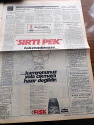 Cumhuriyet Gazetesi - 17 Eylül 1972 - Fikir Suçu Yazan Nadir Nadi Köşe Yazısı - Denizcilikte Bankası Zam Yaptı - Uluslararası Gazeteciler Federasyonu FİJ Başkanı Michanek Sohbet Toplantısı Yaptı - İstanbul'un Polis Kadrosu Yetersiz - Faili Meçhul Suç Oranı Devamlı Yükseliyor - İsrail Lübnan'daki Bazı Gerilla Köylerini Takıp Yıktı - Bir Yalnızlık Yazan Oktay Akbal Köşe Yazısı - Münih Olayı Ve Ortadoğu Yazan Profesör Doktor Ahmet Şükrü Esmer - Abdülcanbaz Çizen Turhan Selçuk - İzmir'in İçinde Samim Kocagöz'ün Romanı Yazı Dizisi - Doktor Cemil Yıldız İncesu'nun Romanı Yazı Dizisi - Dişi Bond Çizgi Roman - Tiffany Jones Çizgi Roman - Garth Çizgi Roman - Malkoçoğlu Konu Ve Resim Ayhan Başoğlu - İstanbul Ankara Radyosu Programı - Hacıhüsrevliler Yazan Selahattin Güler - Galatasaray Şekerspor Deplasmanından 1 Puanla Dönüyor - Kanadalıların İddiası Montreal Stadı Münih'i Bastıracak - Steve Prefontaine Wottle Ve Ryun Geçildi
