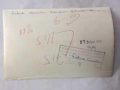 YEŞİLÇAM'IN YILDIZI FATMA GİRİK'İN ORİJİNAL FOTOĞRAFI - 1989 SEÇİMLERİNDE SOSYAL DEMOKRAT HALKÇI PARTİ SHP'DEN ŞİŞLİ BELEDİYE BAŞKANI SEÇİLEN FATMA GİRİK'İN BAŞKANLIK SÜRECİNDE ÇEKİLMİŞ BİR FOTOĞRAFI - FATMA GİRİK SEÇİM ÇALIŞMALARINDA KADINLARIN ARASINDA GÜLÜŞÜRKEN, 27 ŞUBAT 1989 - SİYAH & BEYAZ - 18 x 12 cm EBADINDA