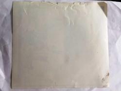 YEŞİLÇAM'IN YILDIZI FATMA GİRİK'İN TIPKI BASIM FOTOĞRAFI - 1989 SEÇİMLERİNDE SOSYAL DEMOKRAT HALKÇI PARTİ SHP'DEN ŞİŞLİ BELEDİYE BAŞKANI SEÇİLEN FATMA GİRİK'İN BAŞKANLIK SÜRECİNDE ÇEKİLMİŞ BİR FOTOĞRAFI - 200 ÇOCUĞU SÜNNET ETTİREN FATMA GİRİK ÇOCUKLARDAN SÜLEYMAN TOPUZ'A KİRVELİK YAPIP DUA EDERKEN, 1991 - SİYAH & BEYAZ - 21 x 19 cm EBADINDA