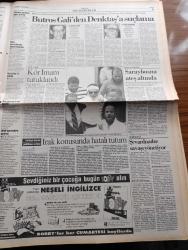 Cumhuriyet Gazetesi - 4 Temmuz 1993 - Sivas Madımak Otelinde Katliam - Hasret Gültekin - Nesimi Çimen - Metin Altıok - Muhlis Akarsu - Behçet Aysan - Madımak Katliamını Yapanları Sivas Belediye Başkanı Temel Karamollaoğlu Yönlendirdi - Aziz Nesin Beni Suçlayan Namussuzdur - Necmettin Erbakan Olaylar Sivas'a Gitmiş Bir Ekibin Halkı Tahrik Etmesinin Sonucudur Dedi - Tansu Çiller Olay Alevi Sünni Çekişmesi Değil Dedi - Sting Ben Bir İngilizim Efes'te Dedi - Halkın Emek Partisinin Sadece Adı Kaldı Yadigar - Başbakan Tansu Çiller Van Yangını İle Sivas Madımak Yangınını Karıştırdı - Nihat Ziyalan Yılmaz Güney'in Tokadı Beni Avustralya'ya Getirdi - Saraybosna Ateş Altında - Uğur Mumcu'nun Son Araştırması Kürt Dosyası Yazı Dizisi - Sivas Katliamında Hizbullah Parmağı- Devlet Madımak Otelinde Katliam Seyirci Kaldı - Başbakan Yardımcısı Erdal İnönü Ve Genelkurmay Başkanı Doğan Güreş Madımak Oteli Önünde İnceleme Yaptı - Deniz Baykal Hükümet Üzerine Düşeni Yapmadı Dedi - Pir Sultan Abdal