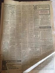YENİ SABAH GAZETESİ 1 OCAK 1963 YIL :25 SAYI :8552--Otomobil ithali için iki milyon dolarlık tahsis kabul edilmedi ---Barzani kuvvetleri dağıldı --Avrupa ve Amerika da karakış --Gürültü yüzünden intihara kalkıştı --1962 nin en mühim hadiseleri :Küba 22 Şubat ve Plan ---Gürsel Bazı üzücü olayların piyasaya tesiri büyük dedi --ÇOMBE gerilla savaşı yapacak --İki milyon lira İstanbul a çıktı ---Bir günlük mütareke :Siyavuşgil --Bir gün daha sabredemeyen 52 kumarbaz  suçüstü yakalandı ---1000 Yıllık Bir Gol Boşaltılıyor --1962 de Sinema : Geçen sene Türk ve Dünya Sineması için duraklama devri Oldu ---Yılın son günü  yurtta 5 cinayet işlendi --Sinema : Garsonun marifetleri --Şirinyer cinayetinin esrarı aydınlanıyor ---Milli Ligin İkinci Devresi Cumartesi Günü Başlıyor ---APAK Federasyonu için yeni komiteler kuruyor --Voleybol de Galatasaray ,İsrail Milli Takımına Yenildi :3-1--Galatasaray İzmir den 2 Sakatla Döndü --İTÜ Belçika da galip : 65-37--Dünyanın en iyi on bir futbolcusu --
