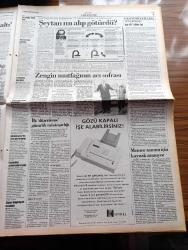 Cumhuriyet Gazetesi - 7 Temmuz 1993 - Erzincan'da Kanlı Baskın 28 Ölü - PKK Kemaliyenin Başbağlar Köyünü Bastı - Aziz Nesin'in  Tahrif Edilerek Gerekçe Yapılan Sivas Konuşmasının Tam Metni - Sivas Ayaklanması İçin Araştırma - Azeri Petrolü Türkiye'den Geçecek - Sivas Madımak Katliamını Protestoya Dayak Ve Gözaltı - Şeriatçı Alevi'yi Neden Yakar Yazan İyi İlhan Selçuk Köşe - Ozan Asım Bezirciye - Başbakan Tansu Çiller Liderliğinde Yeni Hükümet Anıtkabir'de - Kara Ses Cemalettin Kaplan'a Göre Suçlu Kemalist Devlet - Şeriatçılar Hala Aziz Nesin'in Kelimesinin Peşinde - Uzanlar Ve Ayan'a Büyük Gözaltı - Kuzey Irak Kürtleri Aç - Rauf Denktaş Eroğlu Hükümeti Federasyonda İnanmıyor Dedi - Uğur Mumcu'nun Son Araştırması Kürt Dosyası - Trafik Kazası Geçiren Galatasaraylı Muammed Futbolu Bırakıyor Mu - Fenerbahçe Bankası 94'te Hizmetinizde - Çatalca At Yarışı Merkezi Olacak - Erman Toroğlu Kokart Takamayacak - Boşnakların Dramı Bosna Cehennemi Yazan Ergin Hacıosmanoviç Yazı Dizisi