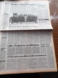 Cumhuriyet Gazetesi - 10 Temmuz 1993 - Şair Metin Altıok'da Öldü - İrticanın Eğitim Kampları - Şeytan Ayetleri Yazarı Salman Rüşdü'den Cumhuriyet'e Özel Demeç Suçlu Aziz Nesin Değil Yobazlar - İmam Erdal İnönü'yü Münafıklıkla Suçladı - Rıfat Ilgaz Son Yolculuğuna Uğurlanıyor - Eurovision Artık Hayal Oldu - Tansu Çiller Türk İş'i Yumuşattı - Kağıthane İşçisi SHP'yi İşgal Etti - Mesut Yılmaz Anayol'un Şansı Yok dedi - Madımak Oteli Utanç Müzesi Oluyor - Sivas Katliamında Kimin İhmali Var - İstanbul Barosu Başkanı Turgut Kazan - Sivas Katliamı Protestolarına Valilikten Yasak - Aziz Nesin'in İfadesini Alındı - Tansu Çiller Özelleştirme Öncelikli İşimiz- Batılılar Kuzey Irak'ı Terk Ediyor - Kızıl Ordu Fraksiyonu RAF Almanya'da Savaşa Devam Dedi - Ölü Ozanlar Kenti Yazan Çetin Yiğenoğlu Yazı Dizisi - Fatih Terim Milli Takım Patronu - Atlet Carl Lewis'in Madalya Yemini - Soner Sakatladığı Okan Buruk İle El Ele - Boşnakların Dramı Bosna Cehennemi Yazan Ergin Hacıosmanoviç Yazı Dizisi
