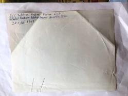 YEŞİLÇAM'IN YILDIZI FATMA GİRİK'İN TIPKI BASIM FOTOĞRAFI - 1989 SEÇİMLERİNDE SOSYAL DEMOKRAT HALKÇI PARTİ SHP'DEN ŞİŞLİ BELEDİYE BAŞKANI SEÇİLEN FATMA GİRİK'İN BAŞKANLIK SÜRECİNDE ÇEKİLMİŞ BİR FOTOĞRAFI - FATMA GİRİK ve NURETTİN SÖZEN, İMZA ATMA SIRASINDA, 28 EYLÜL 1989  - SİYAH & BEYAZ - 21 x 16 cm EBADINDA