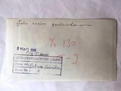 YEŞİLÇAM'IN YILDIZI FATMA GİRİK'İN TIPKI BASIM FOTOĞRAFI - 1989 SEÇİMLERİNDE SOSYAL DEMOKRAT HALKÇI PARTİ SHP'DEN ŞİŞLİ BELEDİYE BAŞKANI SEÇİLEN FATMA GİRİK'İN BAŞKANLIK SÜRECİNDE ÇEKİLMİŞ BİR FOTOĞRAFI - FATMA GİRİK SEÇİM GEZİSİNDE PARTİLİLERLE BİRLİKTEYKEN, 9 MART 1989  - SİYAH & BEYAZ - 19 x 11 cm EBADINDA