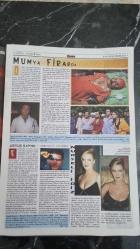 HAFTALIK ANTRAKT SİNEMA GAZETESİ -- 27 EYLÜL- 3 EKİM 2002 -- MUMYA FİRARDA , SELAMİ ŞAHİN , TEOMAN , NURGÜL YEŞİLÇAY , NURSELİ İDİZ , TARIK PAPUÇÇUOĞLU , MAGED EL-MASRY , İLHAN ŞEŞEN -- ÖLÜMCÜL DENEY , MİCHELLE RODRİGUEZ , MİLLA JOVOVİCH -- KUŞLAR KANATLI UYGARLIK , JACGUES PERRİN , CHRİSTOPHE BARRATİER , MİCHEL DEBATS , OLLİ BARBE -- TUTKU , GWYNETH PALTROW , AARON ECKHART , JENNIFER EHLE , JERMY NORTHAM -- AGAH ÖZGÜÇ ' TEN AFİŞLERLE TÜRK SİNEMASI -- SAMANTHA MORTON -- HİÇBİRYERDE , ZUHAL OLCAY -- AZINLIK RAPORU , TOM CRUİSE , COLİN FARRELL , SAMANTHA MORTON , MAX VON SYDOW , LOİS SMİTH , PETER STORMARE , TİM BLAKE NELSON -- NURSELİ İDİZ -- ANTALYA ALTIN PORTAKAL 39. FİLM FESTİVALİ -- ÖLDÜREN KADIN , ANTONIO BANDERAS , REBECCA ROMIJN - STAMOS -- LADIES & GENTLEMEN , JEREMY IRONS , PATRICIA KAAS ..