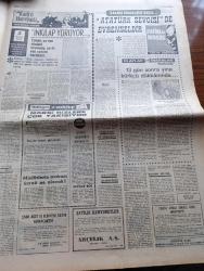 Milliyet Gazetesi - 12 Kasım 1970 -  De Gaulle Bugün Toprağa Veriliyor - ODTÜ Mali Sıkıntı İçinde - Uçak Kaçıran İki Öğrenciye Siyasi İltica Hakkı Tanıyoruz Rus Pilotu Ve Bir Yolcuyu Veriyoruz - İş Kanunu Bugün Yürürlülükten Kalkıyor - Türkiye Güzeli Afet Tuğbay Dün Alışveriş Yaptı Bugün Balmumu Heykel Müzesine Gidecek - Şoförlerin Boykotu İstanbul'da Hayatı Durduramadı - Burhan Felek Köşe Yazısı - Su Elektrik Otobüs Ve Sinema Zamları Sırada - Evli Bir Kadının Günlüğünden Yazan Peride Celal Yazı Dizisi - Hoş Memo Karikatür Çizen Al Capp - Johnny Hazard Çizen Frank Robbins - Boncuk Karikatür Walt Disney - Karaoğlan Yazan Ve Çizen Suat Yalaz - Murat Davman'ın Son Macerası İki Kere İki On İki Eder Yazan Ümit Deniz Yazı Dizisi - Kadro Hareketi Yazan Şevket Süreyya Aydemir Yazı Dizisi - Atatürk'ün İdeolojisi Yazan Yakup Kadri Karaosmanoğlu Yazı Dizisi - Kral Öldü Yaşasın Kral Mini Şort Modası - İzzet Günay Hey Dergisi 18 Kasım'da Çıkıyor Dedi - Kulüp İdarecileri İsmet Sezgin İle Anlaştı