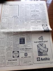 Milliyet Gazetesi - 12 Kasım 1970 -  De Gaulle Bugün Toprağa Veriliyor - ODTÜ Mali Sıkıntı İçinde - Uçak Kaçıran İki Öğrenciye Siyasi İltica Hakkı Tanıyoruz Rus Pilotu Ve Bir Yolcuyu Veriyoruz - İş Kanunu Bugün Yürürlülükten Kalkıyor - Türkiye Güzeli Afet Tuğbay Dün Alışveriş Yaptı Bugün Balmumu Heykel Müzesine Gidecek - Şoförlerin Boykotu İstanbul'da Hayatı Durduramadı - Burhan Felek Köşe Yazısı - Su Elektrik Otobüs Ve Sinema Zamları Sırada - Evli Bir Kadının Günlüğünden Yazan Peride Celal Yazı Dizisi - Hoş Memo Karikatür Çizen Al Capp - Johnny Hazard Çizen Frank Robbins - Boncuk Karikatür Walt Disney - Karaoğlan Yazan Ve Çizen Suat Yalaz - Murat Davman'ın Son Macerası İki Kere İki On İki Eder Yazan Ümit Deniz Yazı Dizisi - Kadro Hareketi Yazan Şevket Süreyya Aydemir Yazı Dizisi - Atatürk'ün İdeolojisi Yazan Yakup Kadri Karaosmanoğlu Yazı Dizisi - Kral Öldü Yaşasın Kral Mini Şort Modası - İzzet Günay Hey Dergisi 18 Kasım'da Çıkıyor Dedi - Kulüp İdarecileri İsmet Sezgin İle Anlaştı