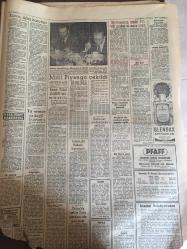 YENİ SABAH GAZETESİ 16 OCAK 1963 YIL :25 SAYI :8567--Öğretmenlerin yüzde 75 i 400 liradan az maaş alıyor --EOKA yine ENOSİS İstiyor --Dünyanın en uzun isimleri Ödemiş te --İnönü Siyasi Suçlar için Af Bahis Mevzuu Değildir Dedi --Muhtarlık yüzünden çıkan kavga 2ölü 23 yaralı ile bitti ---Sahte hakimin foyası nikah günü belli oldu --Garabetler diyarı :Siyavuşgil --Genç kiracı ,ev sahibini dün adliye de şemsiye ile dövdü --Meçhul hastalık köyde gençleri ,sildi süpürdü --Reisi cezaevinde olan hırsız çetesi yakalandı --Manisa da ete boykot edildi ---Sinema :Gina Paris yerleşiyor --Radyo Programları ---Milan ,İstanbul da kapalı defans yapmaya karar verdi --İtalyan Milli Takımı bugün kampa giriyor ---Yurdumuz da büyük organizasyonlar tertip edilebilecek ---Kaleci Necmi Ordu Takımına Çağırıldı ---K.Paşa ,Fenerbahçe için yarın kampa giriyor --Karar ilam harçları indiriliyor --Alican a göre yeni af  şumulü --T.Feyzioğlu  için gensoru isteniyor --