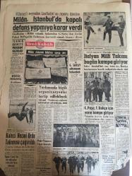 YENİ SABAH GAZETESİ 16 OCAK 1963 YIL :25 SAYI :8567--Öğretmenlerin yüzde 75 i 400 liradan az maaş alıyor --EOKA yine ENOSİS İstiyor --Dünyanın en uzun isimleri Ödemiş te --İnönü Siyasi Suçlar için Af Bahis Mevzuu Değildir Dedi --Muhtarlık yüzünden çıkan kavga 2ölü 23 yaralı ile bitti ---Sahte hakimin foyası nikah günü belli oldu --Garabetler diyarı :Siyavuşgil --Genç kiracı ,ev sahibini dün adliye de şemsiye ile dövdü --Meçhul hastalık köyde gençleri ,sildi süpürdü --Reisi cezaevinde olan hırsız çetesi yakalandı --Manisa da ete boykot edildi ---Sinema :Gina Paris yerleşiyor --Radyo Programları ---Milan ,İstanbul da kapalı defans yapmaya karar verdi --İtalyan Milli Takımı bugün kampa giriyor ---Yurdumuz da büyük organizasyonlar tertip edilebilecek ---Kaleci Necmi Ordu Takımına Çağırıldı ---K.Paşa ,Fenerbahçe için yarın kampa giriyor --Karar ilam harçları indiriliyor --Alican a göre yeni af  şumulü --T.Feyzioğlu  için gensoru isteniyor --