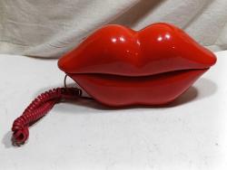 DUDAK ŞEKLİNDE KIRMIZI TUŞLU TELEFON