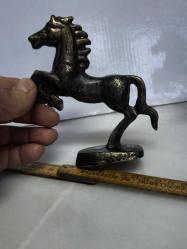ŞAHLANMIŞ PİRİNÇ GÖRÜNÜMLÜ ALÜMİNYUM DÖKÜM ATLAR  14 CM